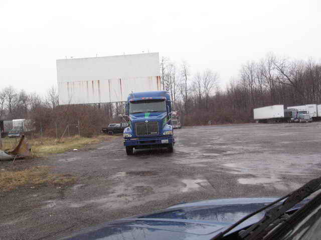 Starglow Drive-In - 2006 Photo